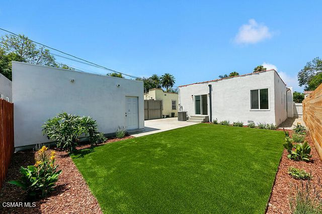 2958 West Boulevard, Los Angeles, CA 90016
