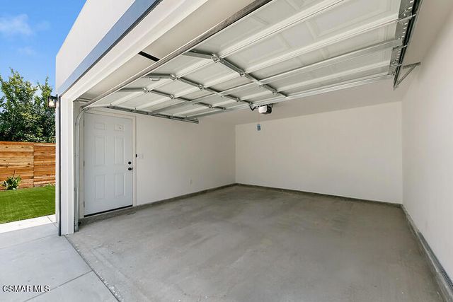 2958 West Boulevard, Los Angeles, CA 90016