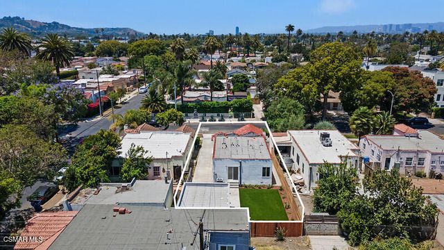 2958 West Boulevard, Los Angeles, CA 90016