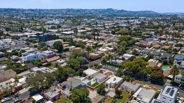 2958 West Boulevard, Los Angeles, CA 90016