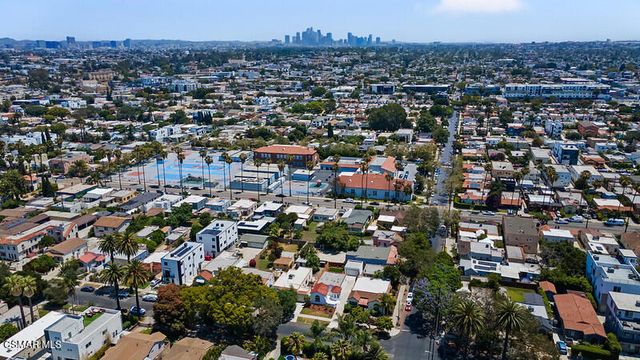 2958 West Boulevard, Los Angeles, CA 90016