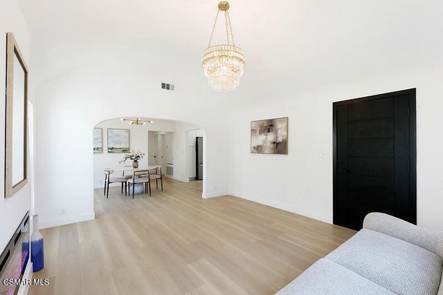 2958 West Boulevard, Los Angeles, CA 90016