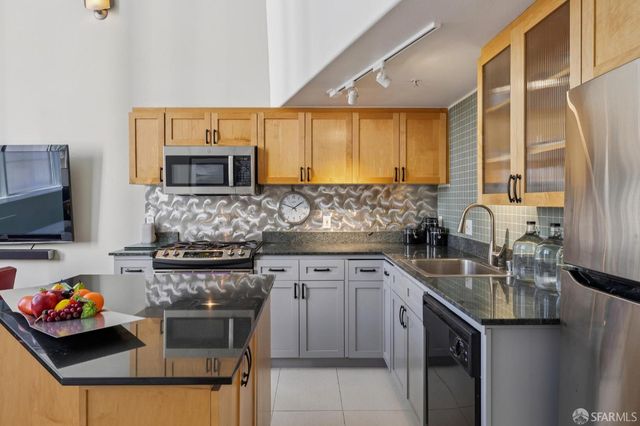 18 Lansing Street 302, San Francisco, CA 94117