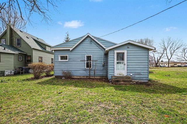 319 Fruit Street, South Haven, MI 49090