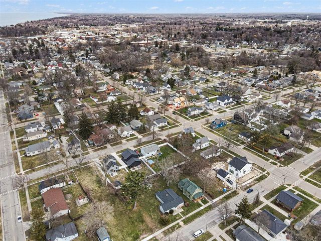 319 Fruit Street, South Haven, MI 49090