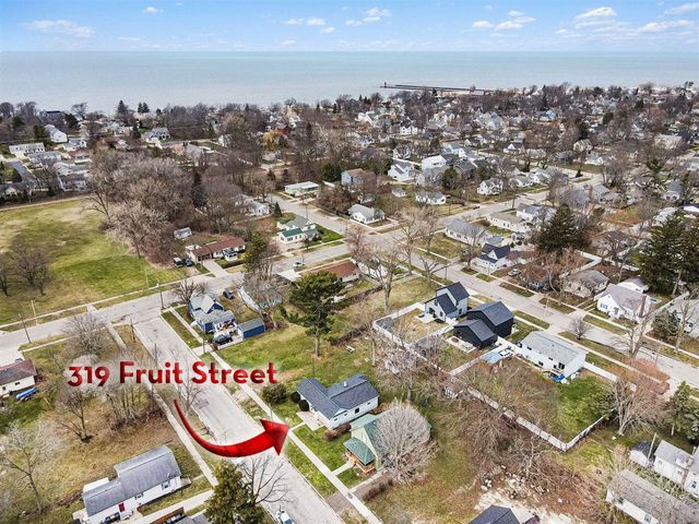 319 Fruit Street, South Haven, MI 49090