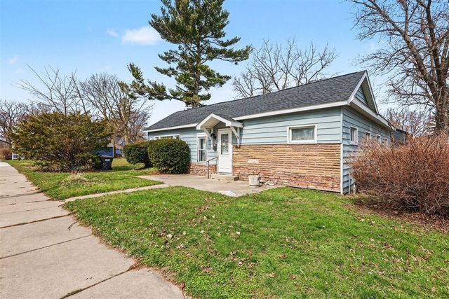 319 Fruit Street, South Haven, MI 49090