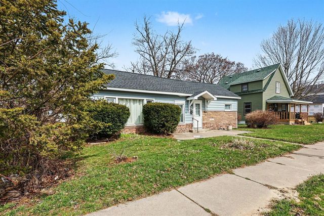 319 Fruit Street, South Haven, MI 49090