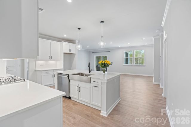 948 Exeter Drive, Sherrills Ford, NC 28673