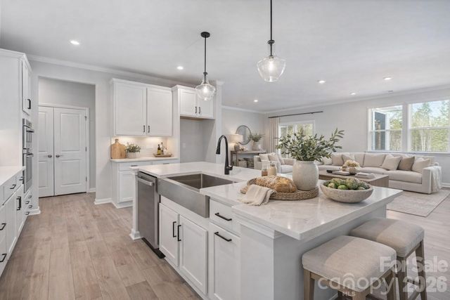 948 Exeter Drive, Sherrills Ford, NC 28673