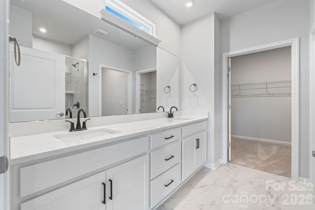 948 Exeter Drive, Sherrills Ford, NC 28673