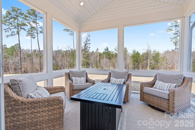 948 Exeter Drive, Sherrills Ford, NC 28673