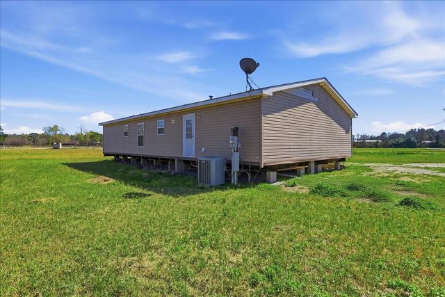 1065 Fm 1078, Orange, TX 77632