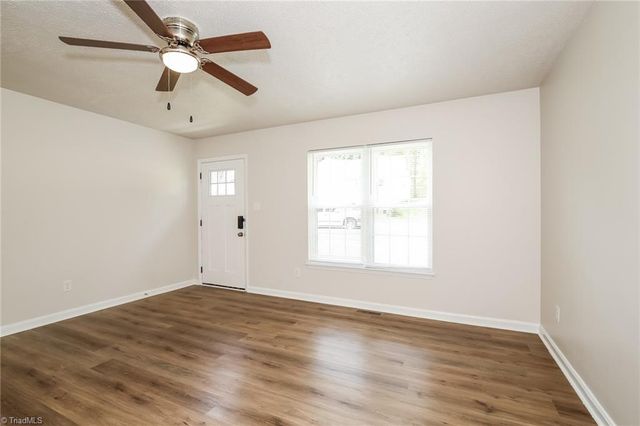 821 Dogwood Circle, High Point, NC 27260