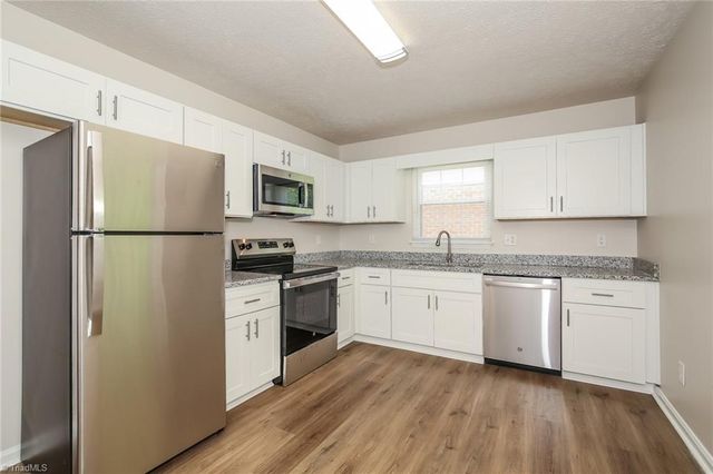 821 Dogwood Circle, High Point, NC 27260