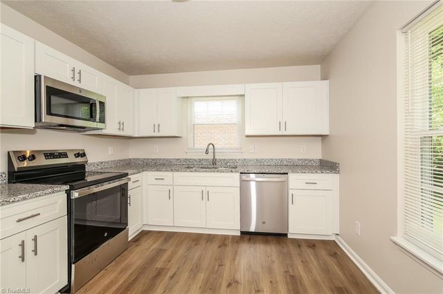 821 Dogwood Circle, High Point, NC 27260