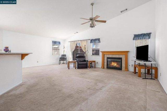 580 Hacienda Drive, Oakley, CA 94561