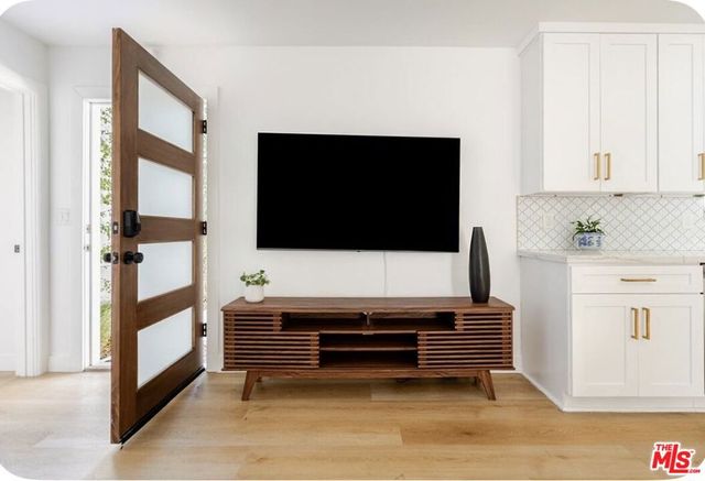 12812 W Greene Avenue, Los Angeles, CA 90066