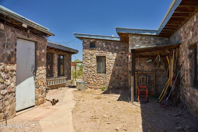 2711 S Bear Mountain Road, Portal, AZ 85632