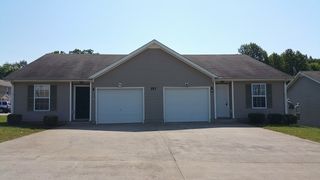 257 Executive Ave Apt B, Clarksville, TN 37042