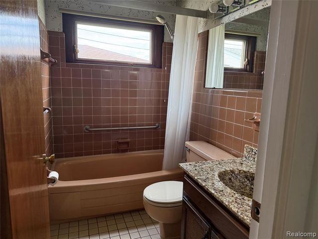 15258 Travis Street, Southgate, MI 48195