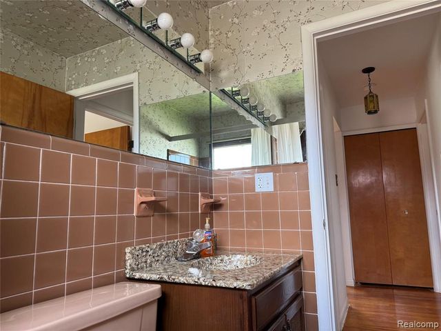 15258 Travis Street, Southgate, MI 48195