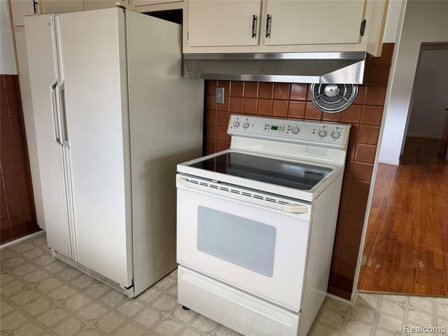 15258 Travis Street, Southgate, MI 48195