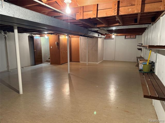 15258 Travis Street, Southgate, MI 48195