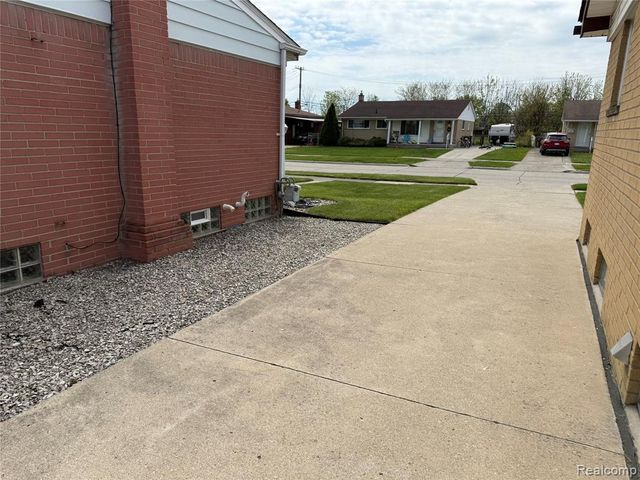 15258 Travis Street, Southgate, MI 48195