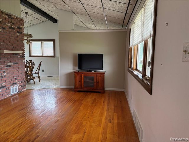 15258 Travis Street, Southgate, MI 48195
