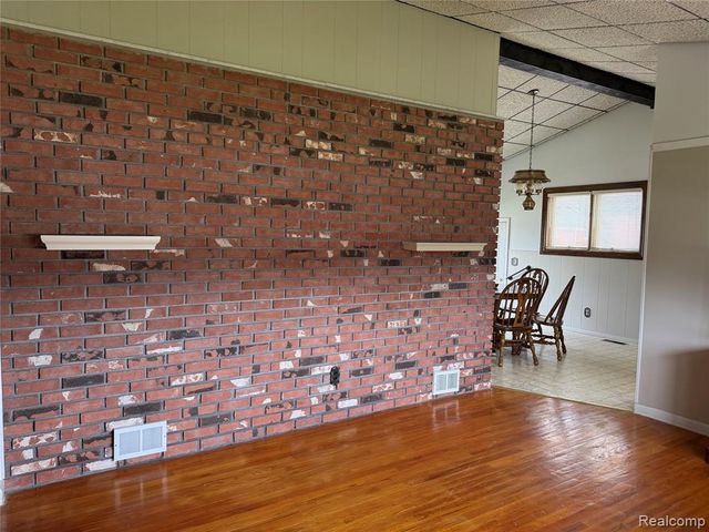 15258 Travis Street, Southgate, MI 48195
