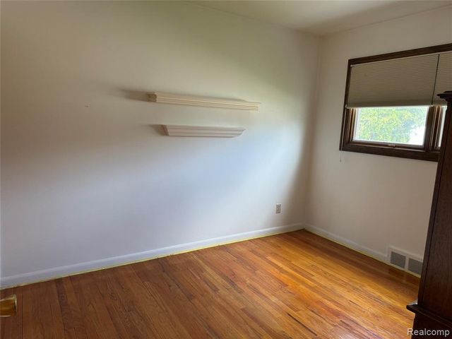 15258 Travis Street, Southgate, MI 48195
