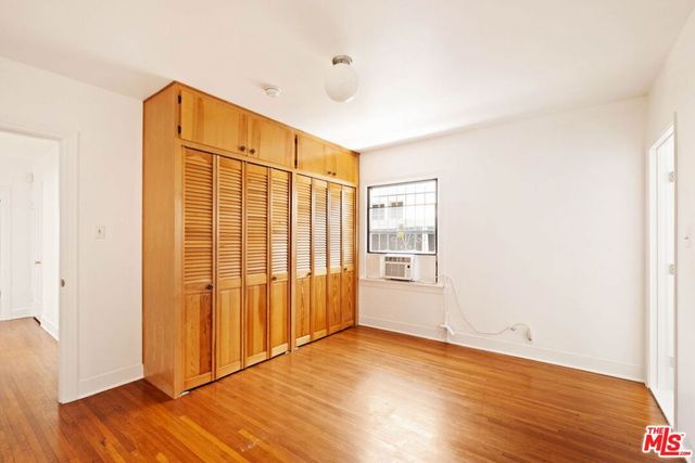 938 S Plymouth Boulevard, Los Angeles, CA 90019