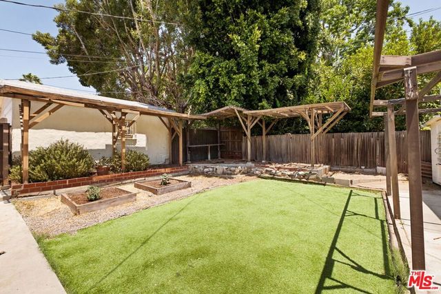 938 S Plymouth Boulevard, Los Angeles, CA 90019