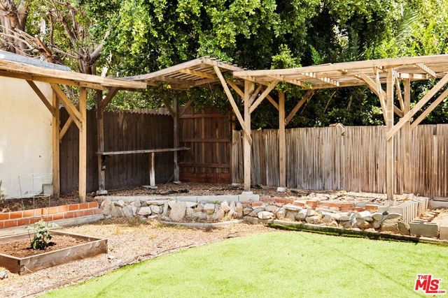 938 S Plymouth Boulevard, Los Angeles, CA 90019