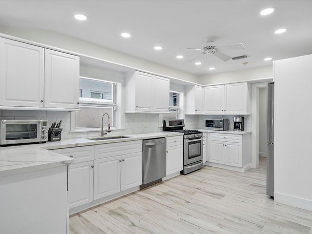 411 Poinciana Drive, Fort Lauderdale, FL 33301