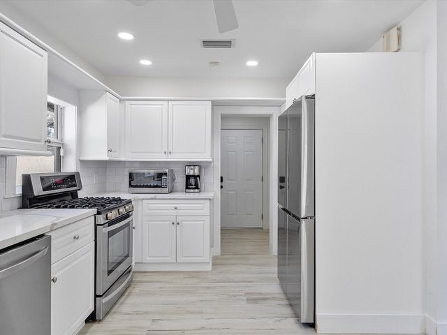 411 Poinciana Drive, Fort Lauderdale, FL 33301