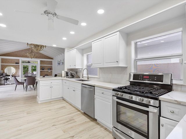 411 Poinciana Drive, Fort Lauderdale, FL 33301