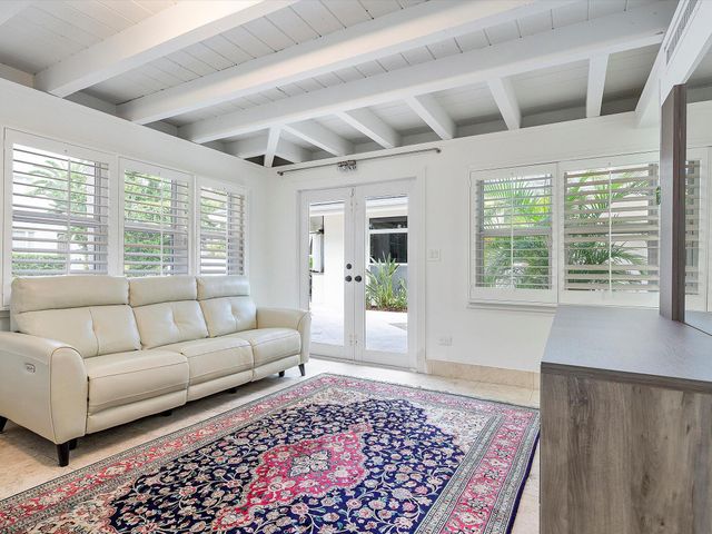 411 Poinciana Drive, Fort Lauderdale, FL 33301