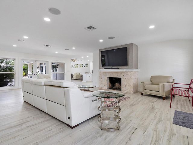 411 Poinciana Drive, Fort Lauderdale, FL 33301