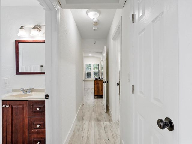 411 Poinciana Drive, Fort Lauderdale, FL 33301