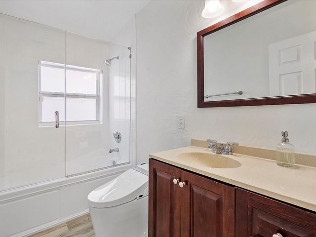 411 Poinciana Drive, Fort Lauderdale, FL 33301