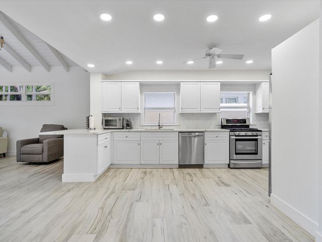 411 Poinciana Drive, Fort Lauderdale, FL 33301