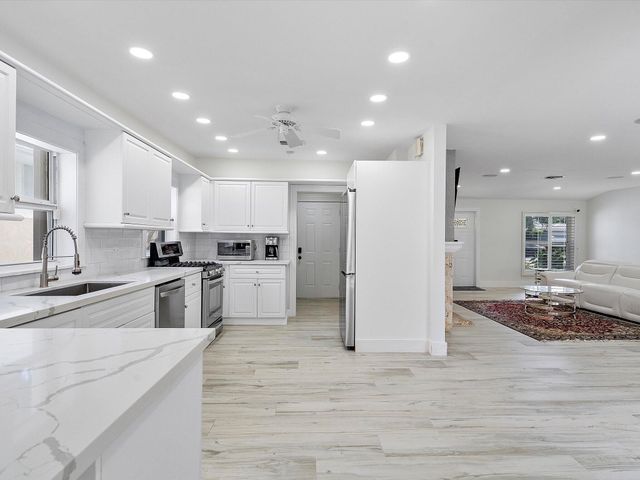 411 Poinciana Drive, Fort Lauderdale, FL 33301