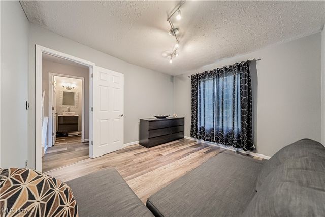 11499 Pearl Road, Strongsville, OH 44136