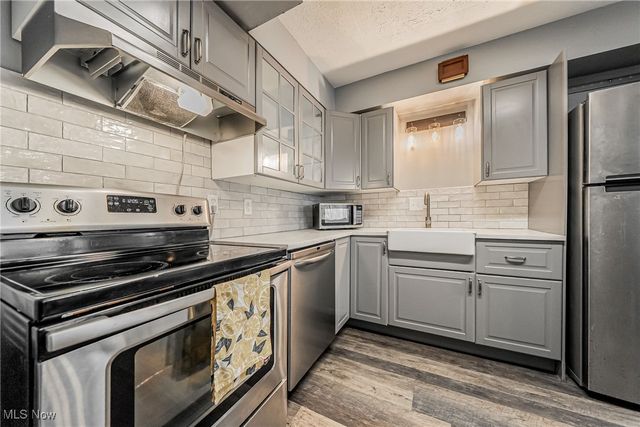 11499 Pearl Road, Strongsville, OH 44136