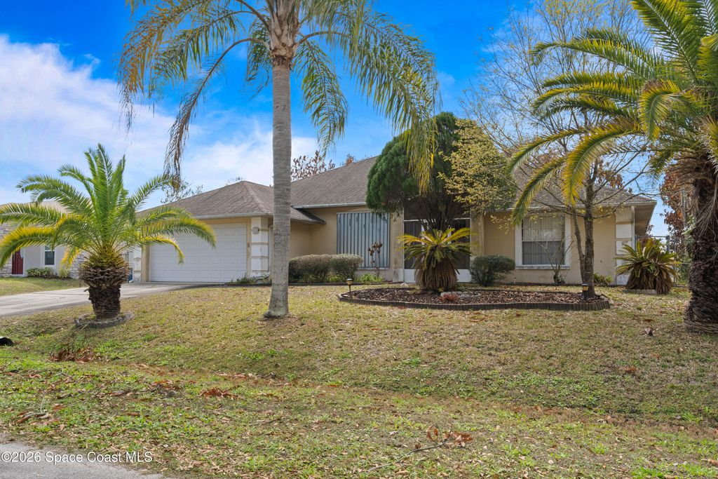 1778 Parrsboro Street NW, Palm Bay, FL 32907