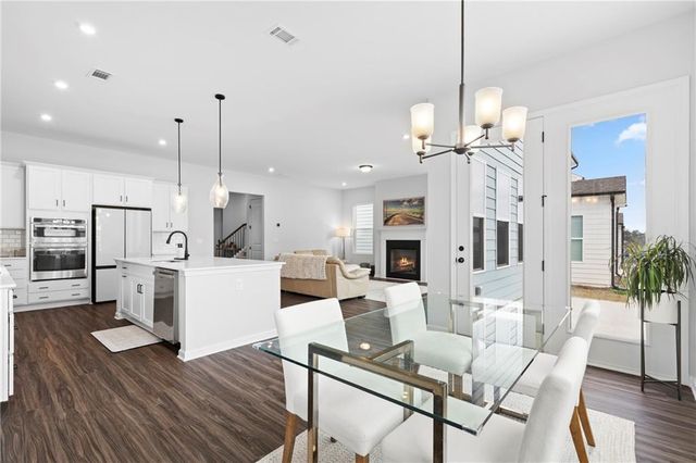 4068 Annsbury Ct, Lilburn, GA 30047