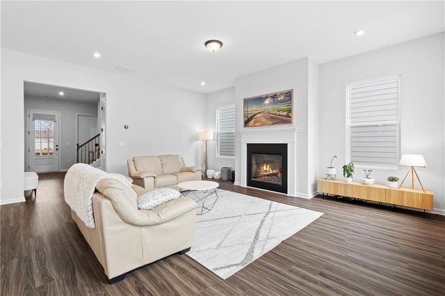 4068 Annsbury Ct, Lilburn, GA 30047