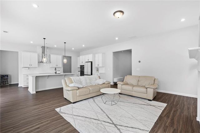 4068 Annsbury Ct, Lilburn, GA 30047